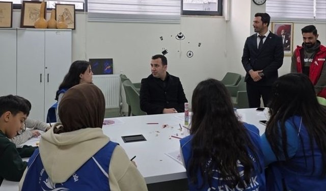 Gölbaşı Kaymakamı Kadir Algın Gölbaşı Gençlik Merkezini ziyaret etti