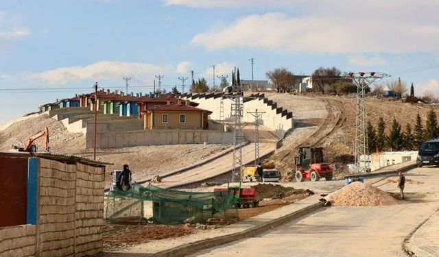 Kahta-Belören Köyü'nde deprem konutları çalışmaları devam ediyor