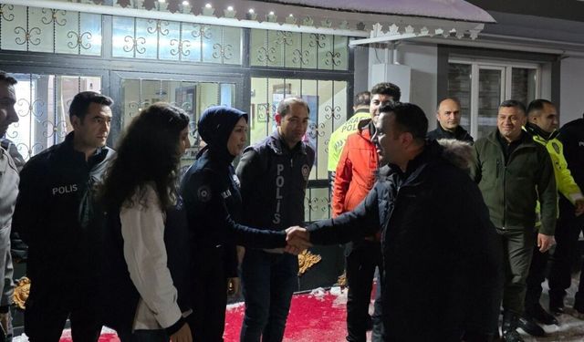 Kaymakam Algın, görev başındaki kamu personelinin yeni yılını kutladı