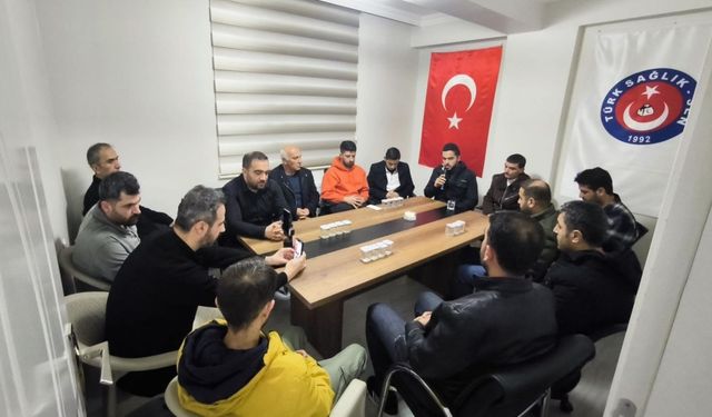 Adıyaman Türk Sağlık-Sen Depremde hayatını kaybeden sağlık çalışanlarını dualarla andı