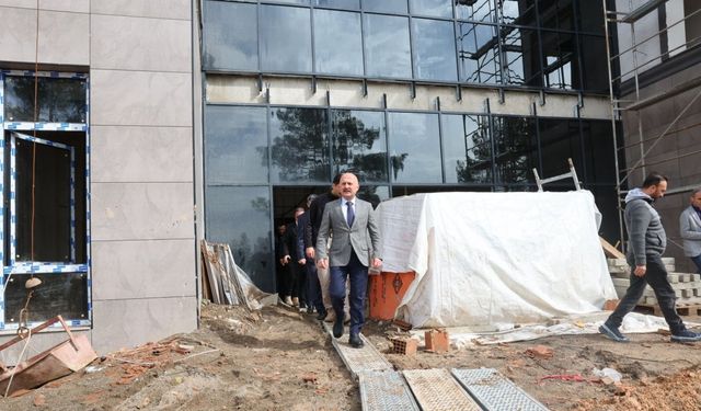 Adıyaman Valisi Dr. Osman Varol Samsat'ta devam eden projeleri inceledi