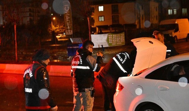 Adıyaman'da 'Huzurlu Sokaklar - 3' uygulaması: 2 aranan şahıs yakalandı