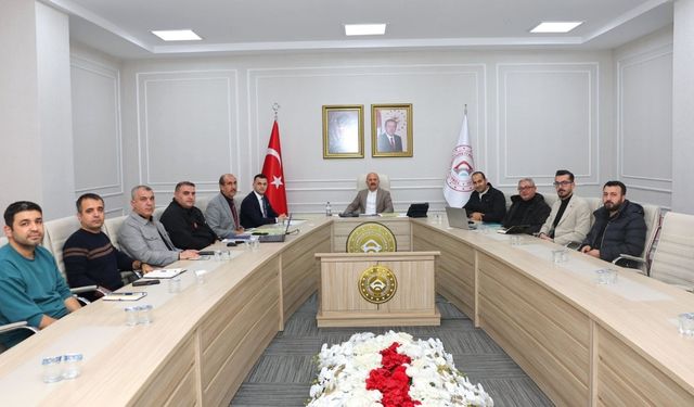 Adıyaman'da kırsal afet konutlarına ilişkin değerlendirme toplantısı yapıldı