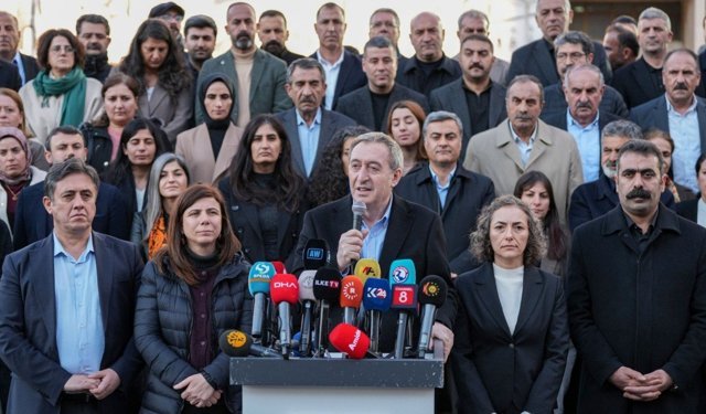 Genel Başkan Bakırhan: 'Belediyeler halkın gerçek temsilcilerine iade edilmeli'