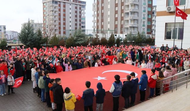 Kahta'da 'İlk Ders: Bayrak' Töreni