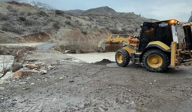 Sincik'te gece gündüz çalışıldı yollar açık tutuldu
