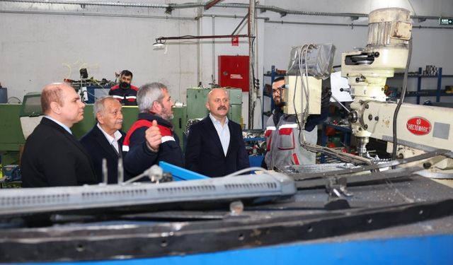 Vali Varol, tütün işleme makineleri üreten tesisi inceledi