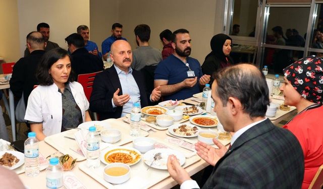 Adıyaman Valisi Osman Varol sağlık çalışanlarıyla iftarda buluştu