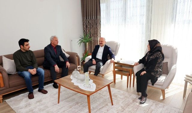 Adıyaman Valisi Varol'dan rezerv alanda yeni yuvasına taşınan aileye ziyaret