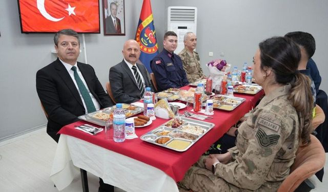 Adıyaman'da Jandarma Özel Harekat Taburu'nda iftar programı düzenlendi