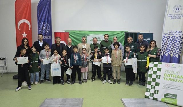 Adıyaman'da Yeşilay Haftası Satranç Turnuvası gerçekleştirildi