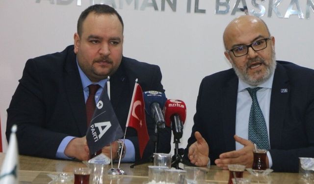 Anahtar Parti Genel Başkan Yardımcısı Aydos Adıyaman'da konuştu: 'Depremde yıkılan her binada insan kusuru vardır' - Videolu Haber