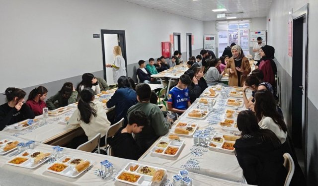 Başkan Tutdere'den AKEM öğrencilerine dayanışma iftarı