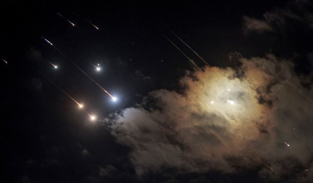 İsrail’den İran’a Gece Yarısı Operasyonu: Tahran’daki Stratejik Askeri Tesisler Vuruldu