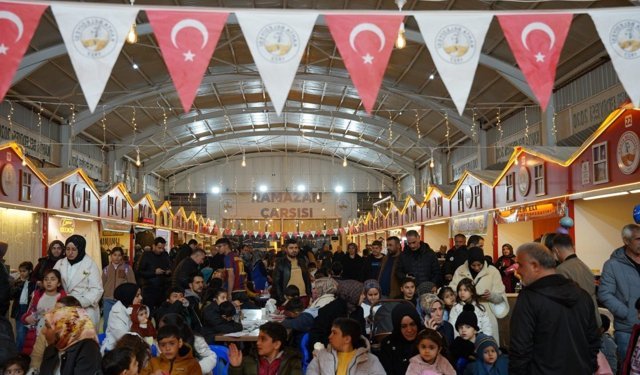 Kahta Belediyesi tarafından düzenlenen 'Ramazan Çarşısı' etkinlikleri devam ediyor