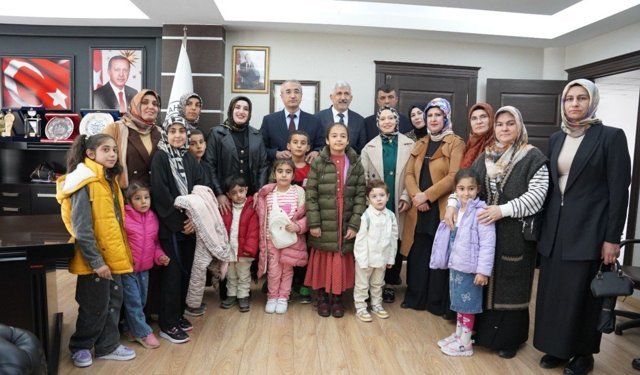 Kahta Belediyesi'nde bayramlaşma programı gerçekleştirildi