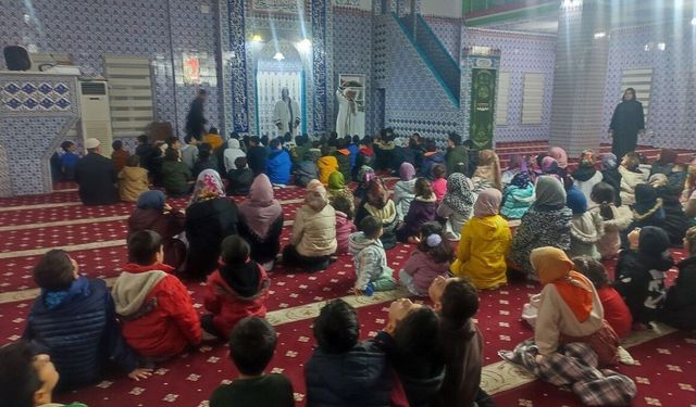 Kahta'da 4-6 Yaş Kur'an kursu öğrencileri Kur'an'a geçiş sevinci yaşadı