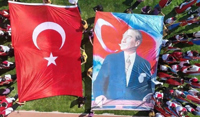 23 Nisan'da Adıyaman'da Renkli Kutlamalar: Minik Vali'den 'Radar' Talimatı - Videolu Haber