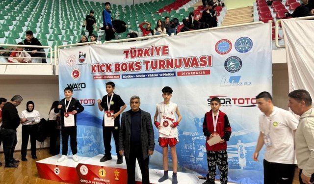 Adıyamanlı kick boksçulardan Türkiye Şampiyonası'nda büyük başarı