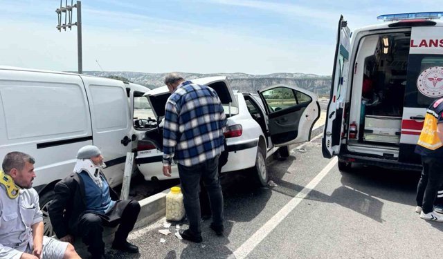 Adıyaman'da iki araç çarpıştı: 4 yaralı