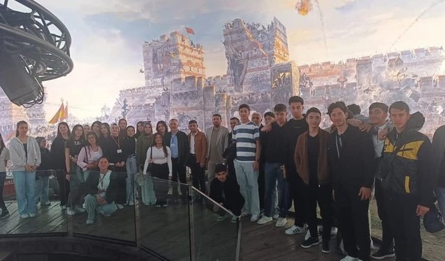 Kahta Belediyesi'nden öğrencilere gezi programı düzenlendi