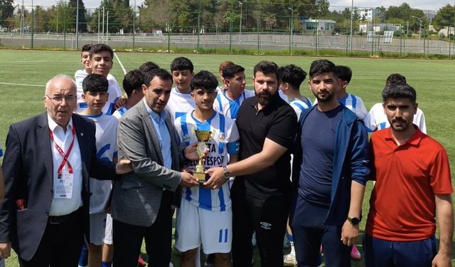 Kahta Belediyespor alt yapıda zirvede