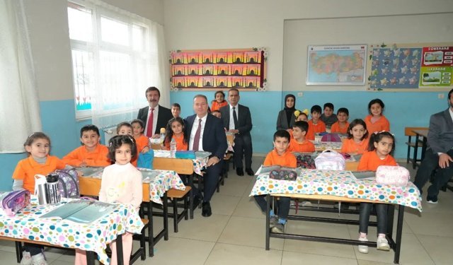 Müdür Ali Tosun, Sincikte öğretmen ve öğrencilerle bir araya geldi