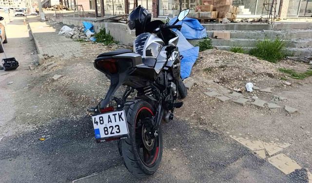 Ticari taksiyle çarpışan motosiklet sürücüsü yaralandı