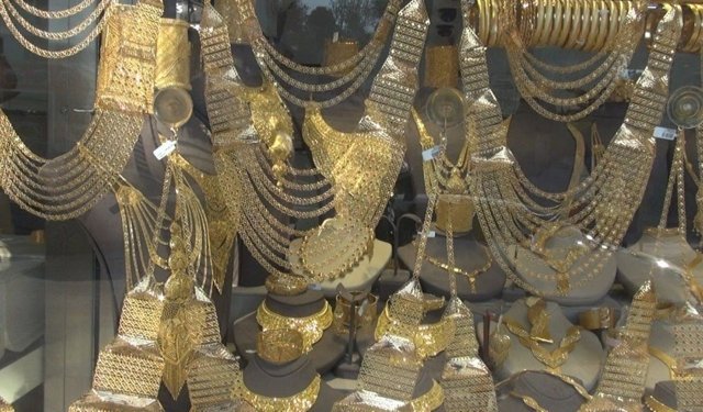 Altın Fiyatları 22 Nisan 2026 Gram altın, çeyrek altın, yarım altın, tam altın, cumhuriyet ne kadar?