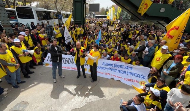 Eğitim-Sen Adıyaman Şubesi'nden MEB önünde nöbet eylemi