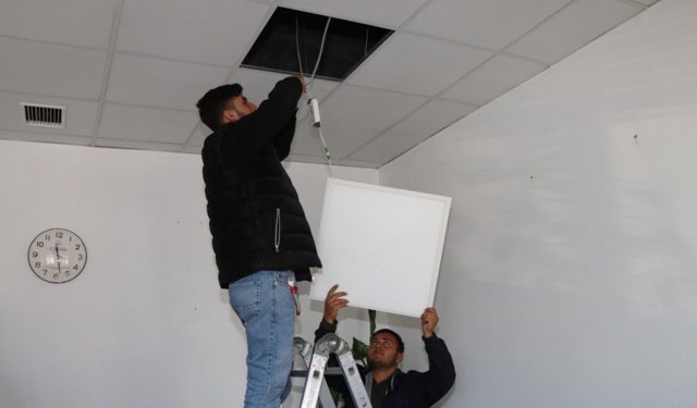 Kahta'da öğrencilerden uygulamalı eğitimle aydınlatma onarımı