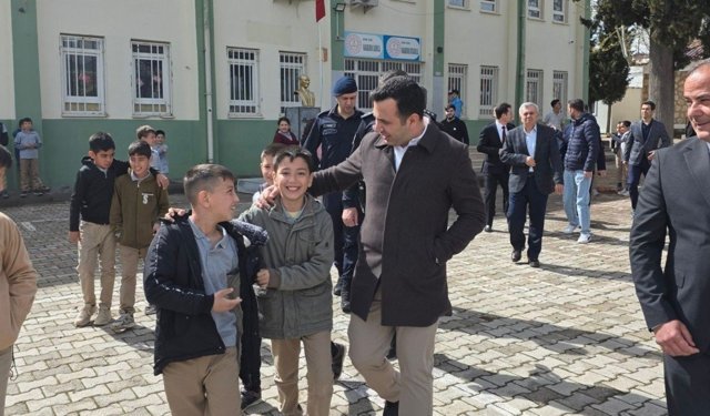 Kaymakam Algın'dan Karaburun Köyü İlk ve Ortaokulu'na ziyaret