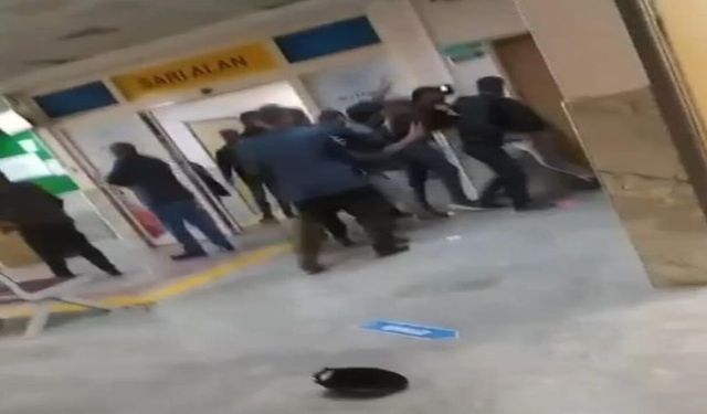 Şanlıurfa Akçakale Devlet Hastane Acilinde Kavga Kameraya Yansıdı