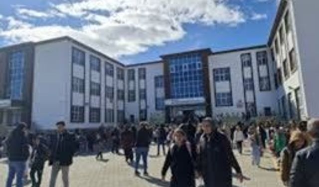 Yarın okullar tatil mi? 20 Nisan 2026 İstanbul, Ankara, Adıyaman, Kahramanmaraş'ta okul var mı?