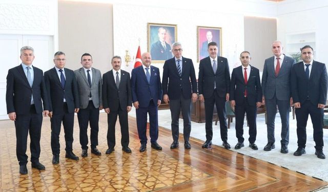 Adıyaman heyetinden Bakan Memişoğlu'na ziyaret