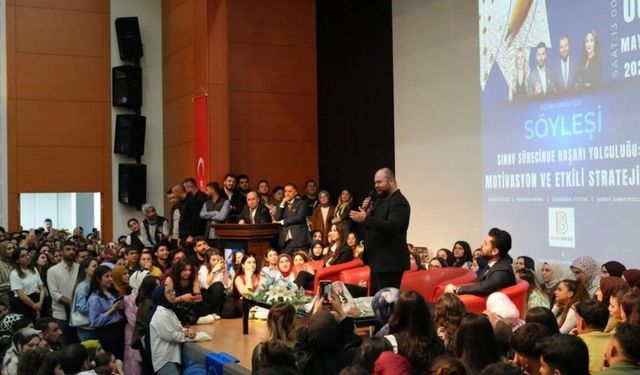 Adıyaman Üniversitesi'nde 'Sınav Sürecinde Başarı Yolculuğu' söyleşisine yoğun ilgi - Videolu Haber