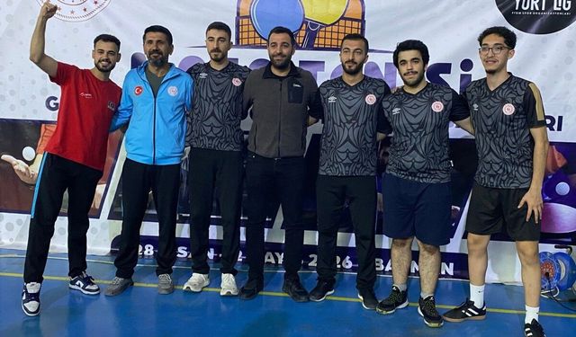 Adıyaman Veysel Karani  Erkek Yurdu Güneydoğu Şampiyonu