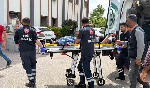 Traktör tekerinin altında kalan genç kız ağır yaralandı