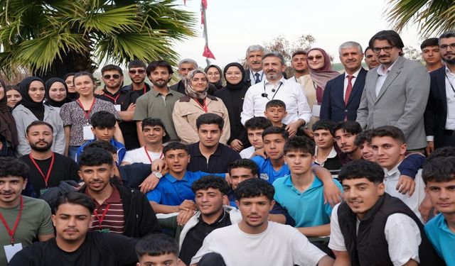 Ahmet Aydın Gençlerle Kariyer Buluşmasında Bir Araya Geldi