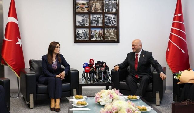 AK Parti Ve CHP Yıllar Sonra Bayramlaştı