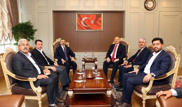 Bakan Yardımcısı Ahmet Aydın'dan Vali Abdullah Küçük'e hayırlı olsun ziyareti