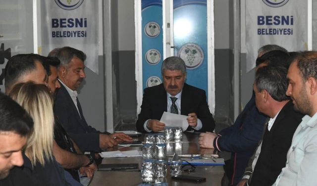 Besni Belediyesi'nde haftalık değerlendirme toplantısı yapıldı