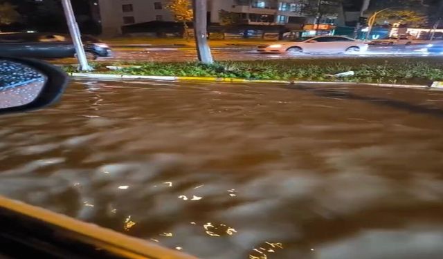 Diyarbakır’da Sağanak Etkili Oldu: Yollar Su Altında Kaldı