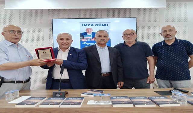 Hüseyin Turhal’ın Yeni Kitabı Adıyaman’da Yoğun İlgi Gördü