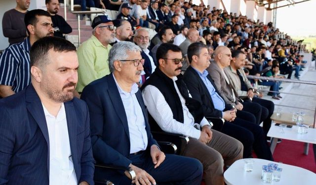 Kaymakam Soysal, Kahta 02 Spor'un BAL sevincine ortak oldu