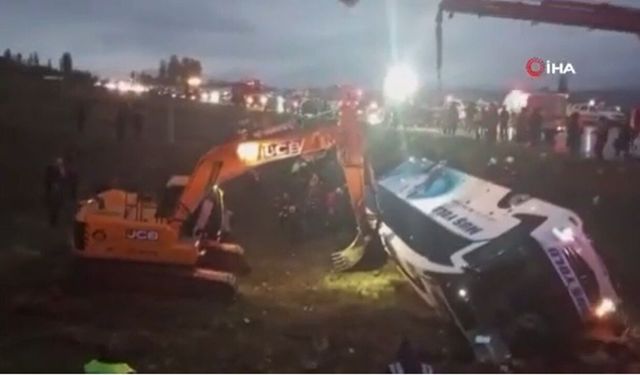 Malatya’da Yolcu Otobüsü Devrildi: 4 Kişi Hayatını Kaybetti, Yaralılar Var
