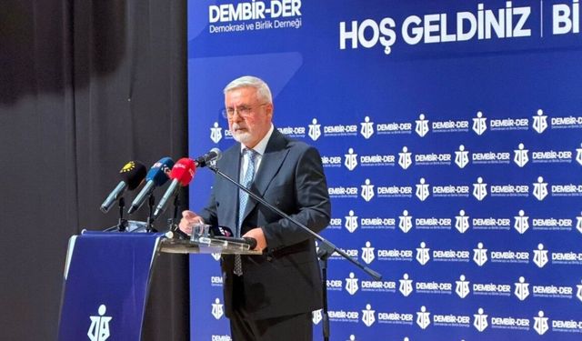 Metiner’den “Şiddetsiz Türkiye” Süreci Açıklaması: Demokratikleşme Vurgusu