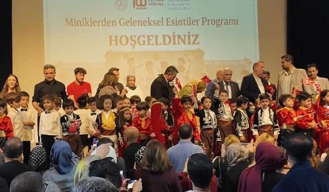 Minik öğrenciler yöresel gösterileri göz doldurdu