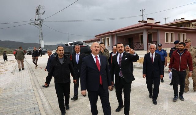 Vali Abdullah Küçük Çelikhan Köy Evlerinde incelemelerde bulundu