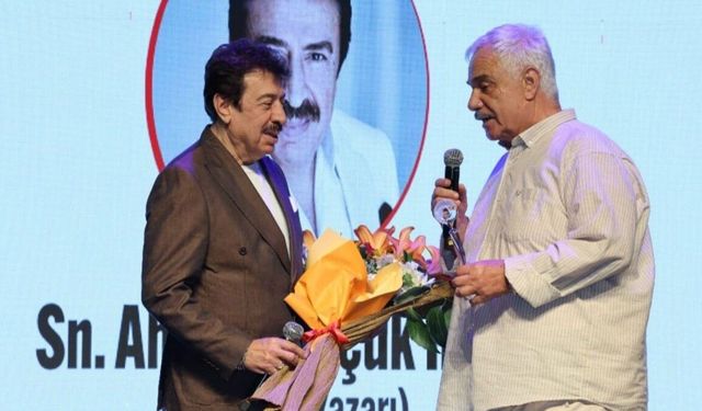 Cumhuriyet Değerlerine Katkı Sunan İsimlere Ödül